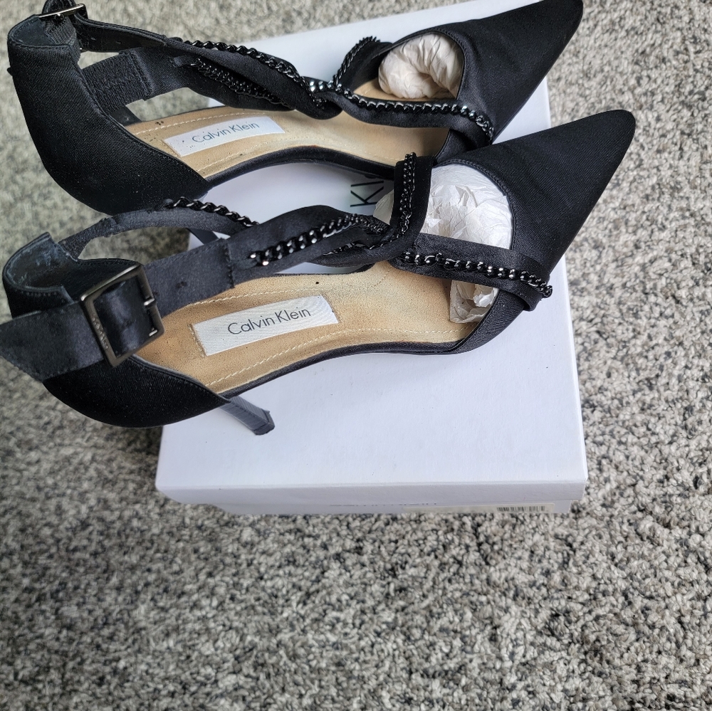 Calvin Klein Karinne Satin Pumps